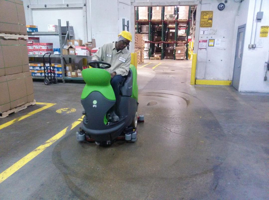 IPC Eagle 32" CT160 Automatic Ride On Floor Scrubber 39 Gallons