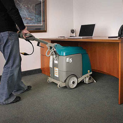 Tennant® E5 Carpet Extractor in Use in Office